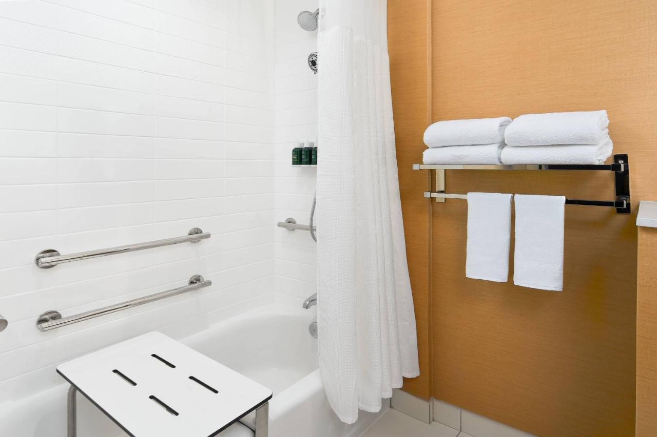 Fairfield Inn & Suites By Marriott Fresno Yosemite International Airport Exteriör bild